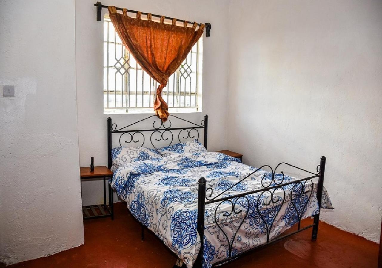 Villa Ole Munyak-4 Bed House On The Hill à Naivasha Extérieur photo